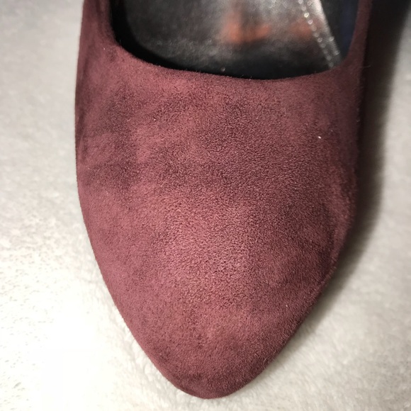 Calvin Klein Suede heels - Picture 4 of 7